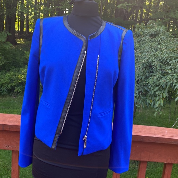Vince Camuto blue faux leather trim, Excellent Condition, measurements below - Picture 5 of 10
